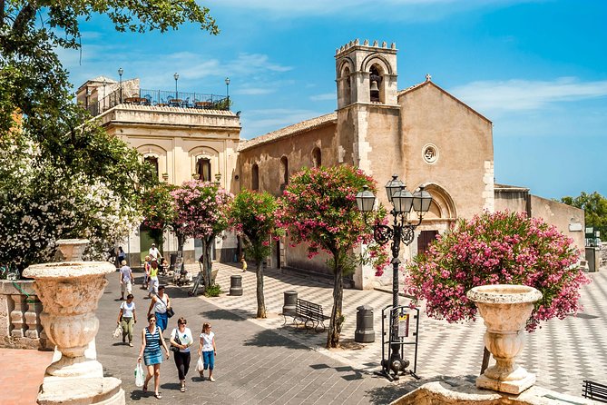 Taormina and Castelmola private and guided tour with Arancino - Transport, Timing, and Comfort for a 5-Hour Day