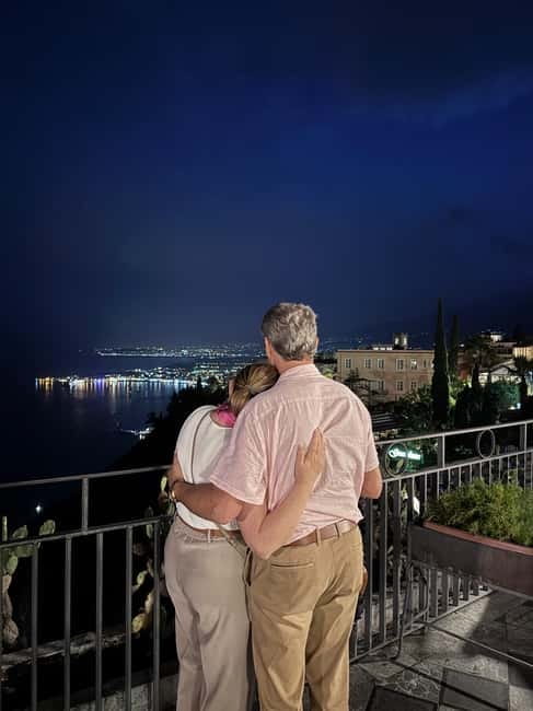 Taormina: exclusive tour with food, drinks, and sunset, pick-up from Catania - Villa Comunale: the calm 40 minutes that sets up sunset