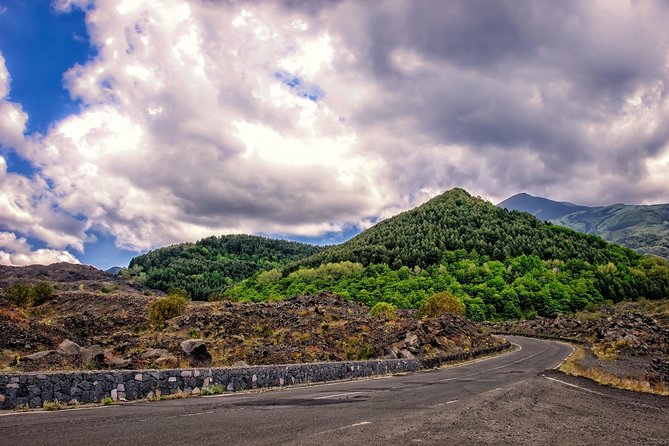 Tour Etna & Wine Tasting - The guides make or break Etna: examples of how it plays out