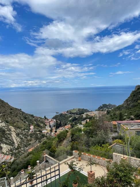 Tours Privato in Mini van Monte Etna e Taormina da Siracusa - Pickup in Ortigia: the easiest start you can ask for